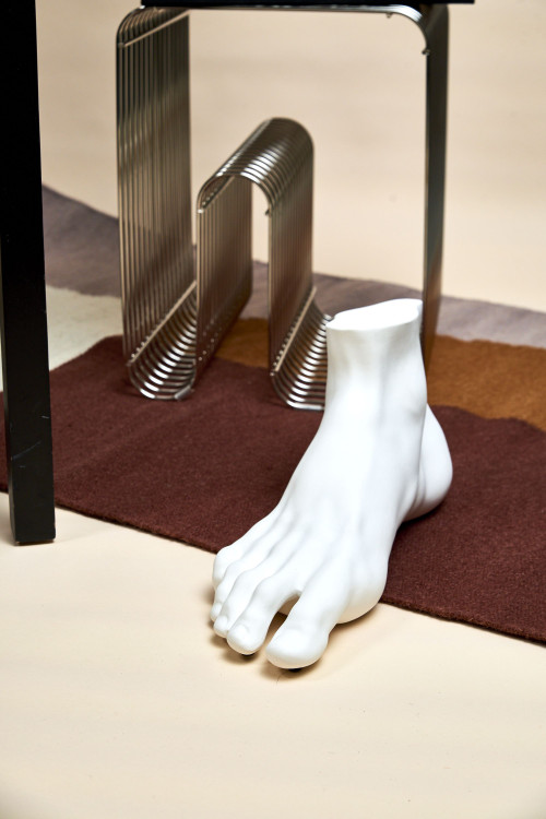 Memorabilia Mvsevm Male Foot image 3