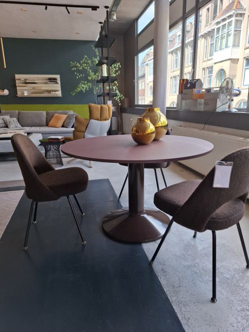 midst table showmodel image 1