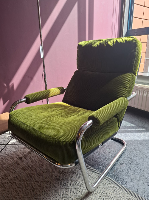 mr oberman showmodel image 3