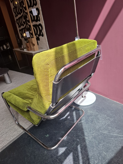 mr oberman showmodel image 4