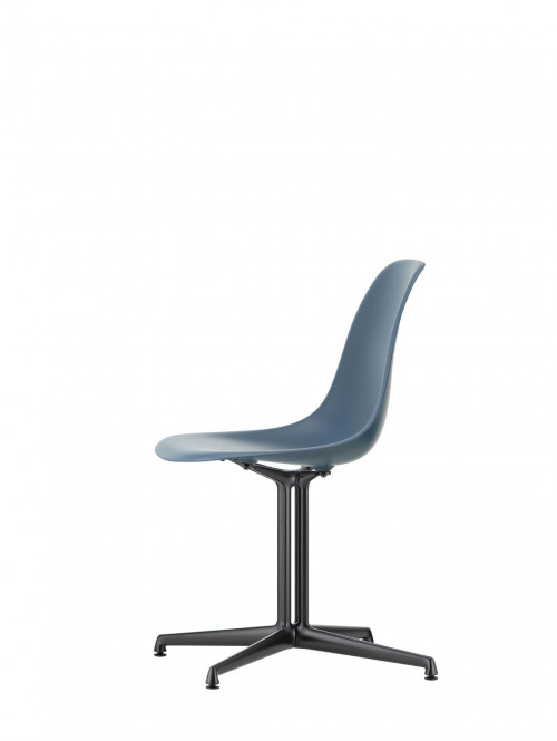 Eames Plastic chair DAL la fonda image 7