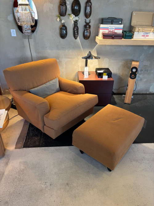 raffles chair and ottoman showmodel image 2