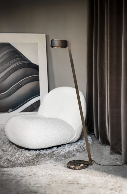 avinon floorlamp showmodel image 1