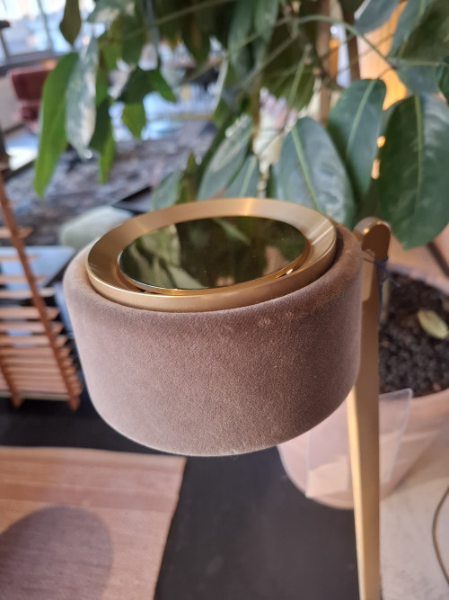 avinon floorlamp showmodel image 3