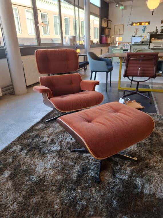 Lounge Chair + ottoman image 3