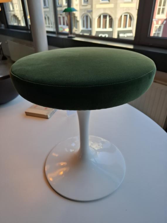 Tulip swivel stool image 1