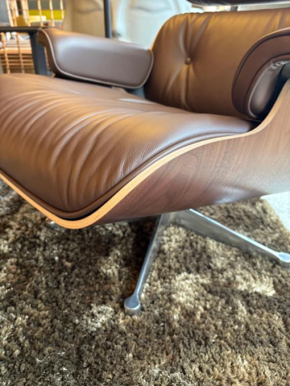 Lounge Chair + ottoman image 3