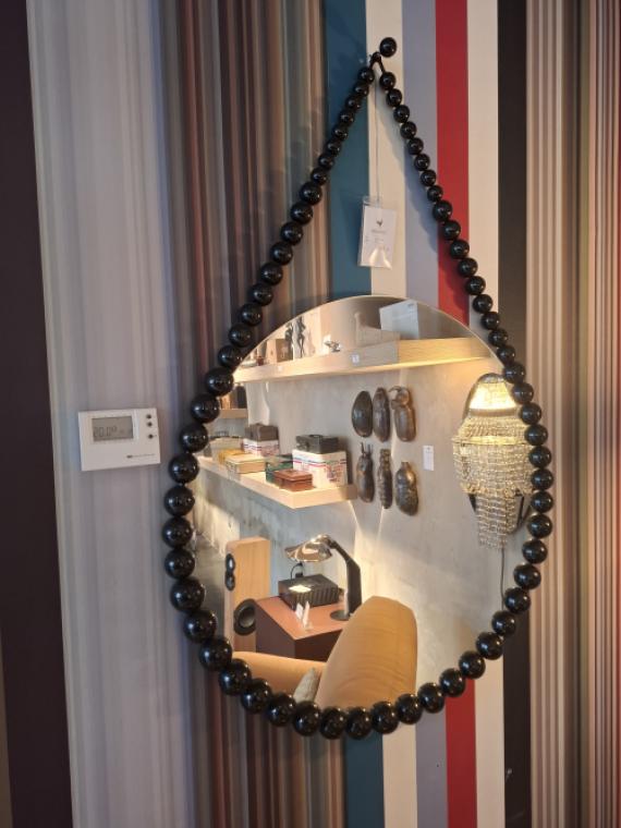 Bead Mirror showmodel image 3