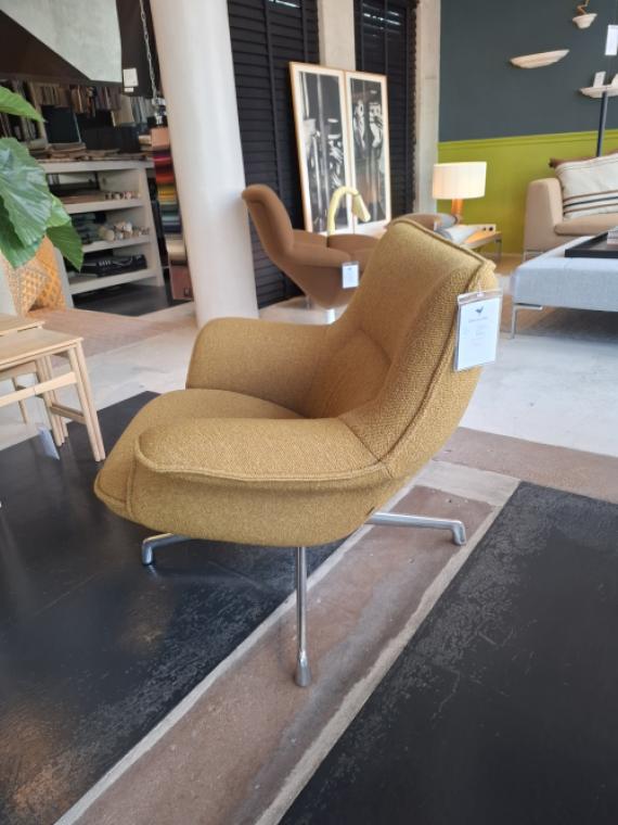 Doze swivel chair showmodel image 2