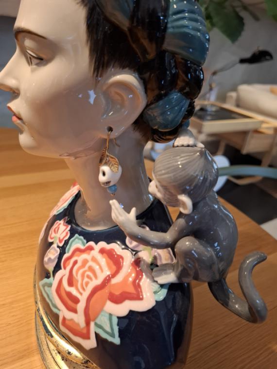 lladro Frida Kahlo Figurine. Blue. Limited Edition last one available image 7