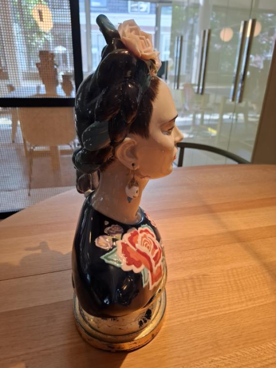 lladro Frida Kahlo Figurine. Blue. Limited Edition last one available image 8
