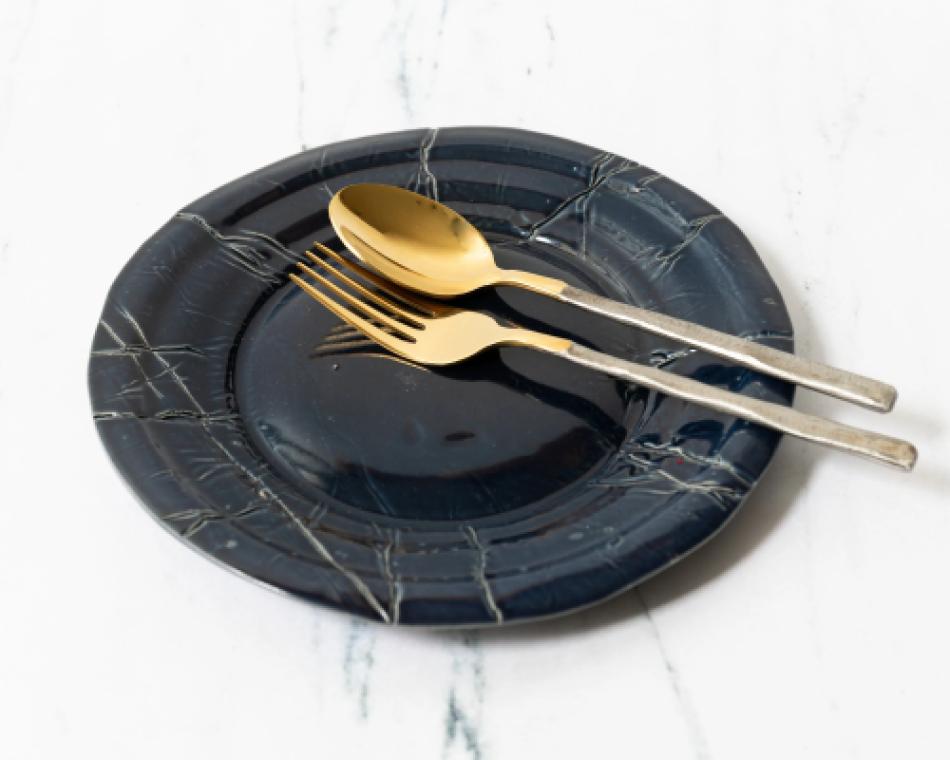 gold and silver cutlery set image 4