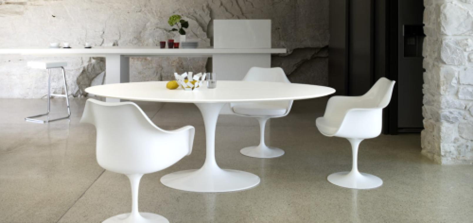 Saarinen oval dining table showmodel image 1