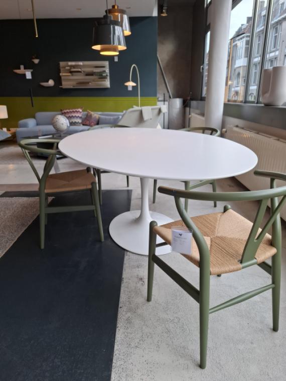 Saarinen oval dining table showmodel image 2